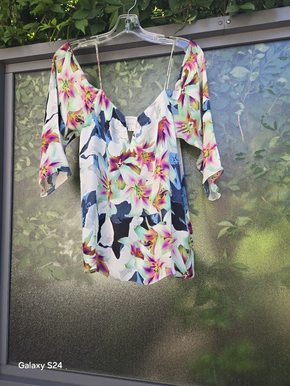 SILK ARTELIER by Nicole Miller Floral Cold-Shoulder Blouse in Multi-Color Size S